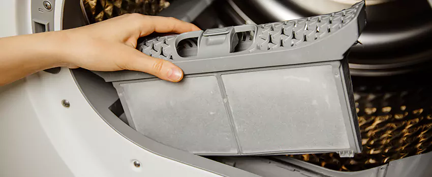 Signs Of A Clogged Dryer Lint Trap in Mundelein, Illinois
